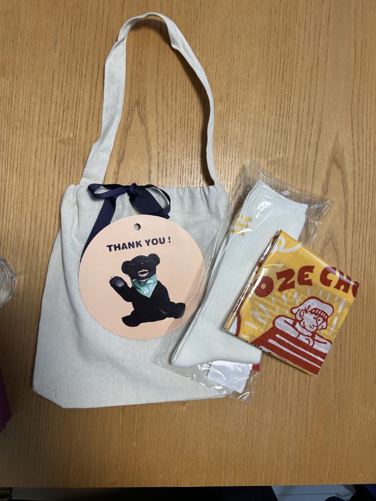 ほぼ日の株主総会のお土産 オリジナル靴下とバンダナ